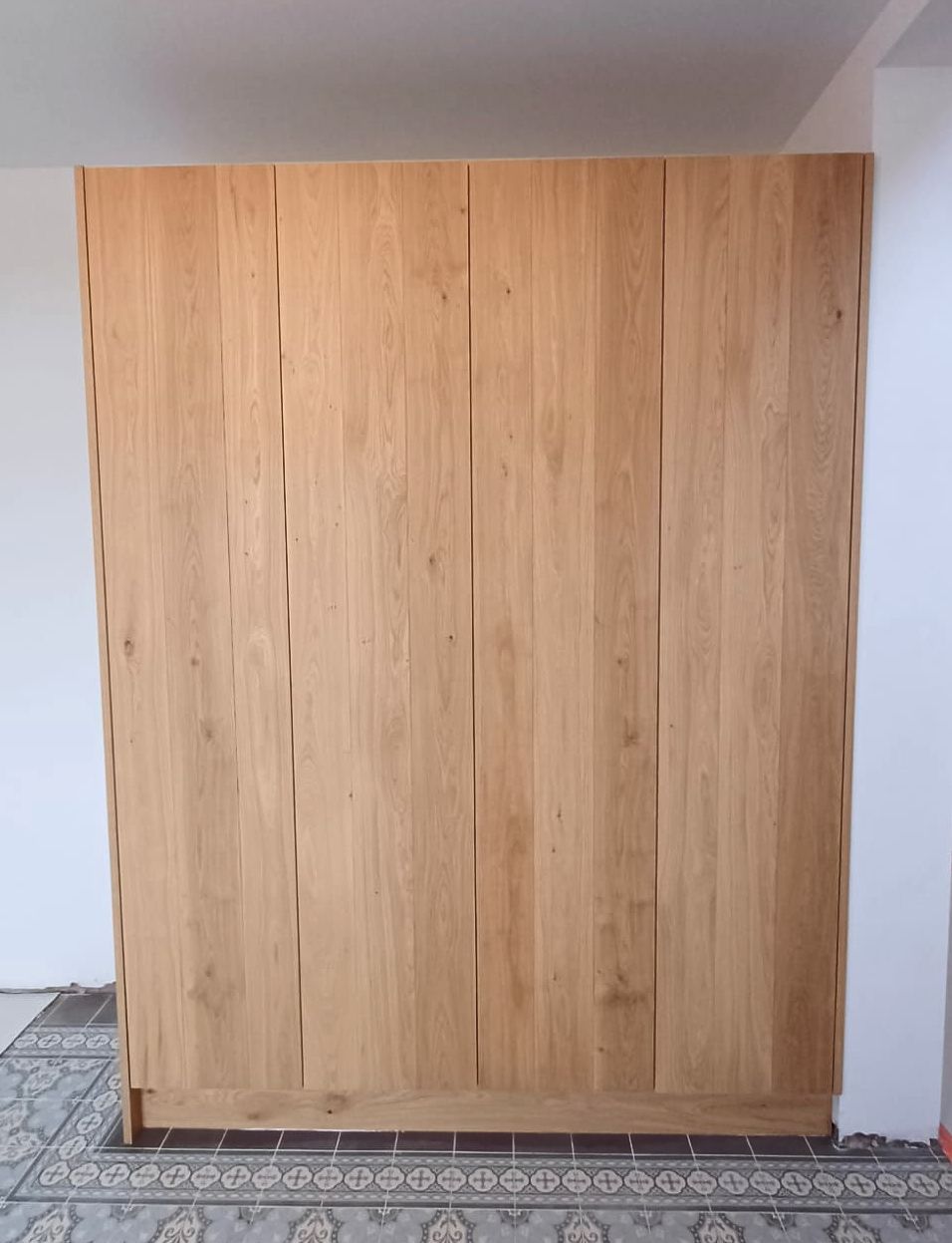 Eiken kastfront in detail